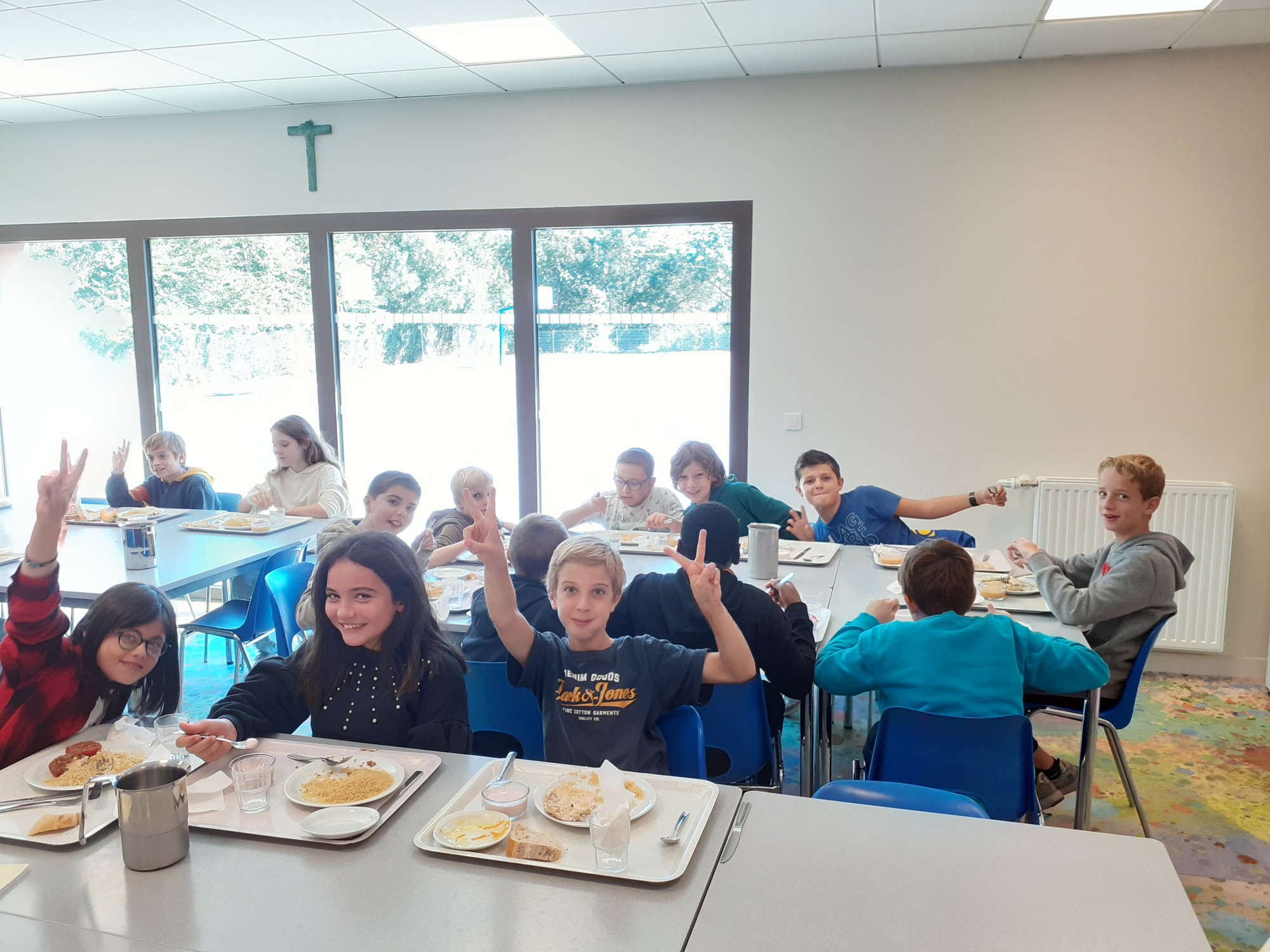 Le nouveau restaurant scolaire du Groupe Scolaire Sainte-Anne/Saint-Joseph à Rezé a été innauguré